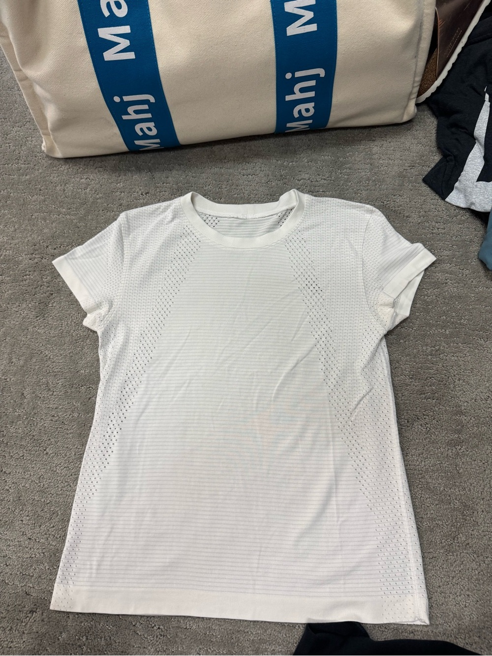 lululemon athletica Women's White Short-Sleeve Performance Tee
